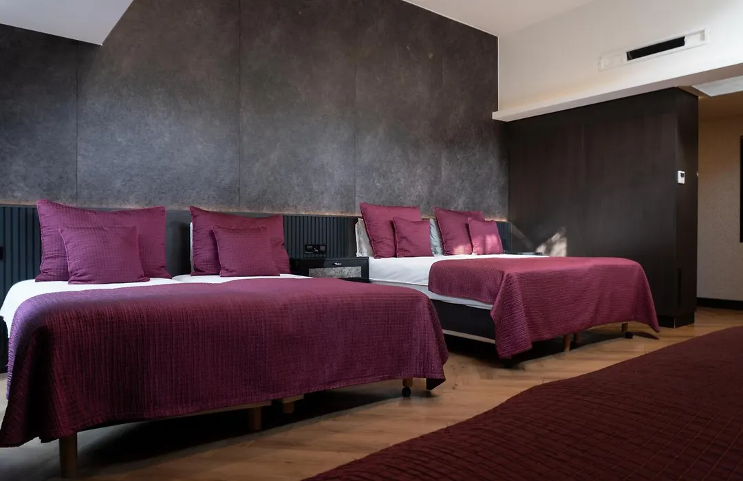 Hotel Sebastians-1