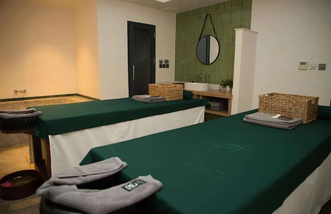 Baitong Hotel & Resort Phnom Penh-1
