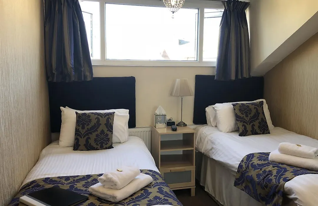 Adelphi Guest House-1