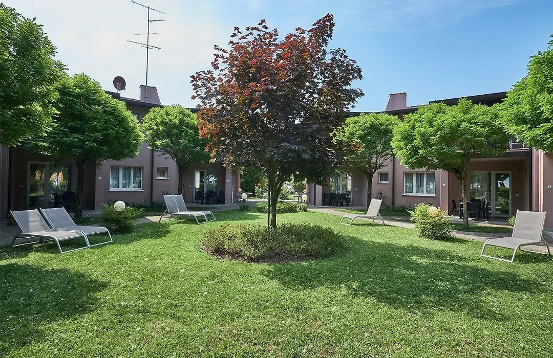 Villaggio Turistico Lugana Marina-1