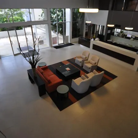 Chancellor Lakeside Apartments-3