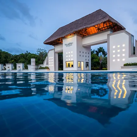 Bluebay Grand Esmeralda-3