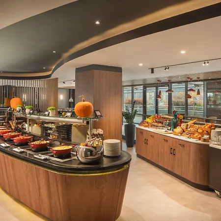Crowne Plaza Budapest By Ihg-3