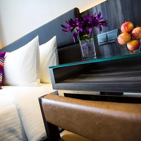 Aqueen Hotel Paya Lebar-3
