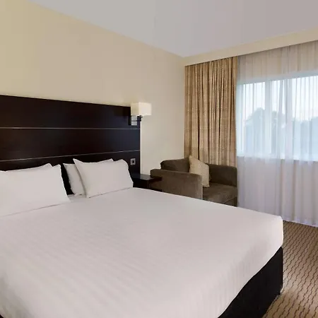 Doubletree By Hilton London Heathrow Airport-2