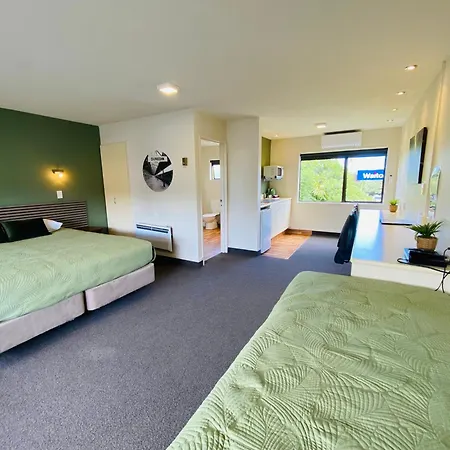 Commodore Motel-3