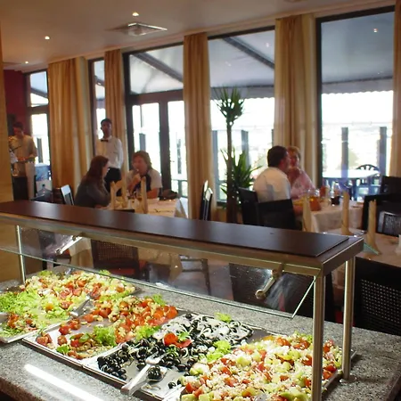 Smartline Meridian Hotel-3