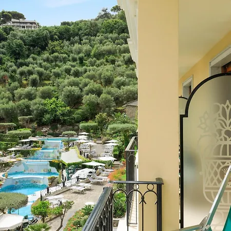 Grand Hotel Capodimonte-2