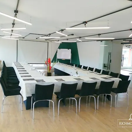 Richmond Suites Hotel-3
