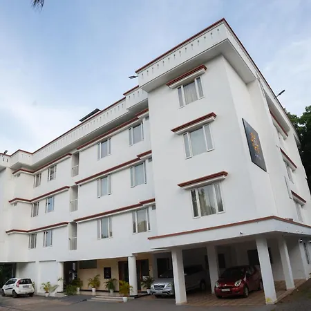 Daffodils Luxury Airport Suites-3