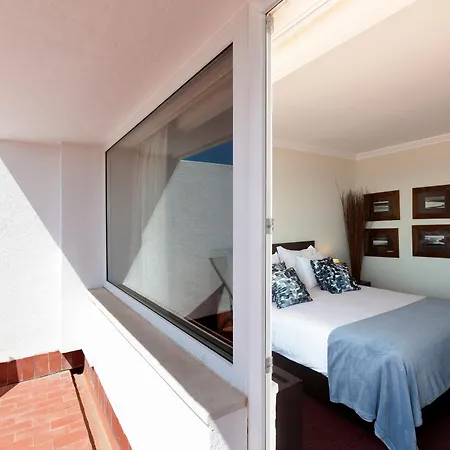 Carcavelos Beach Hotel-2