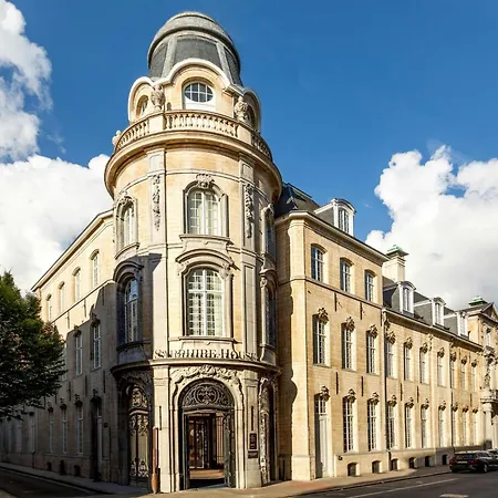 Sapphire House Antwerp, Autograph Collection-2