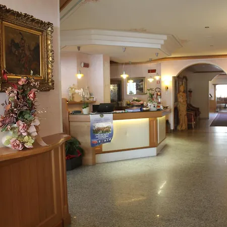Hotel Canada-3