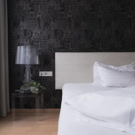 City-Hotel-2