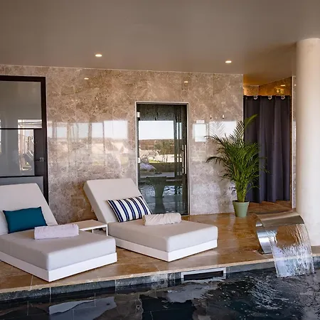 Les Vagues Hotel & Spa-2