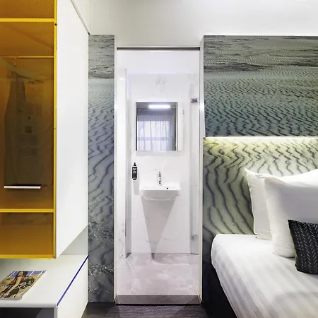 Ibis Styles Amsterdam Central Station-3