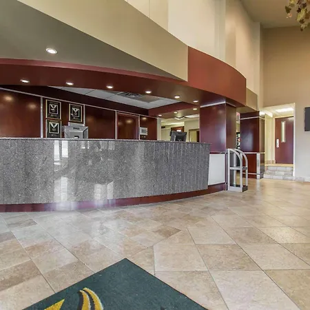 Quality Inn & Suites Bay Front-3