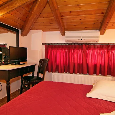Hotel Varonos-2