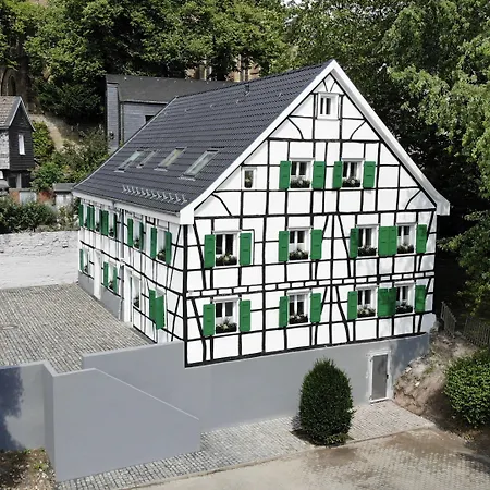 Hotel Gräfrather Hof-3