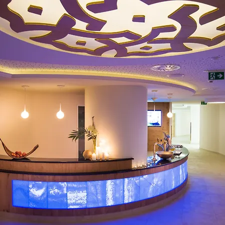 Hotel Norica - Thermenhotels Gastein Mit Dem Bademantel Direkt In Die Therme-3