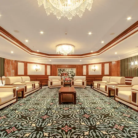 Army Hotel-2