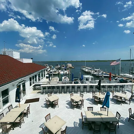 Tavern On The Bay Hotel - Frank Sinatra Suite-2
