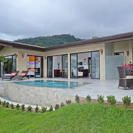 Golden Pineapple Villas-Adults Only-2
