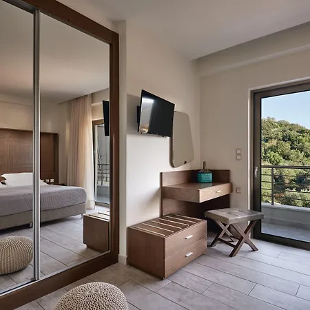 Prima Vista Beachfront Boutique Hotel-2