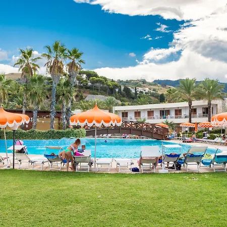 Club Residence La Castellana Mare-3