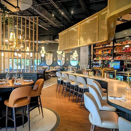 Holiday Inn Laval Montreal By Ihg-3