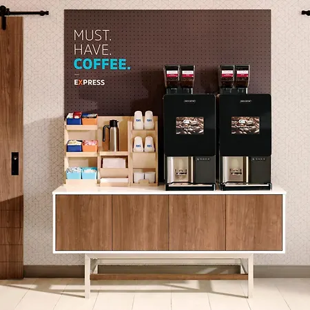 Holiday Inn Express Hotel & Suites Louisville East By Ihg-2