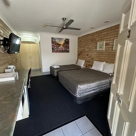Starlight Motor Inn-2