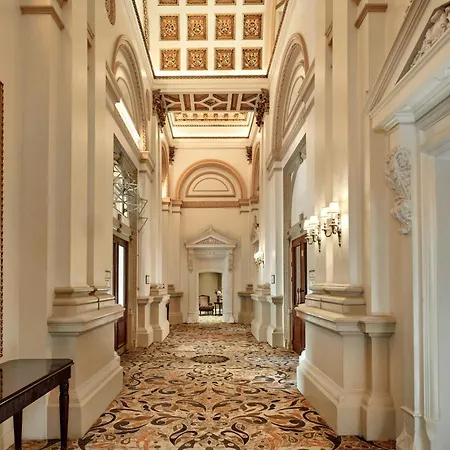 The College Green Dublin Hotel, Autograph Collection-3