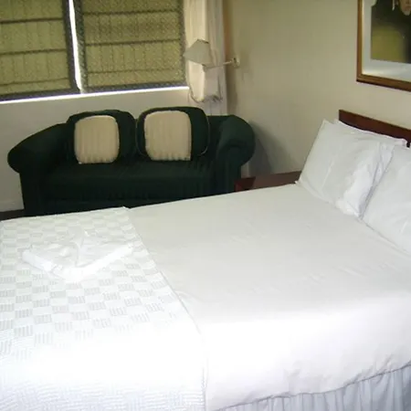 Broadway Guest House Bellville-3