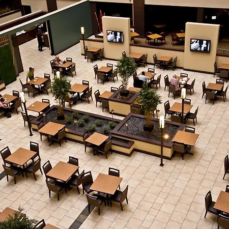 Ramada By Wyndham Southfield-3