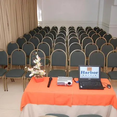 Harbor Regent Suites-2
