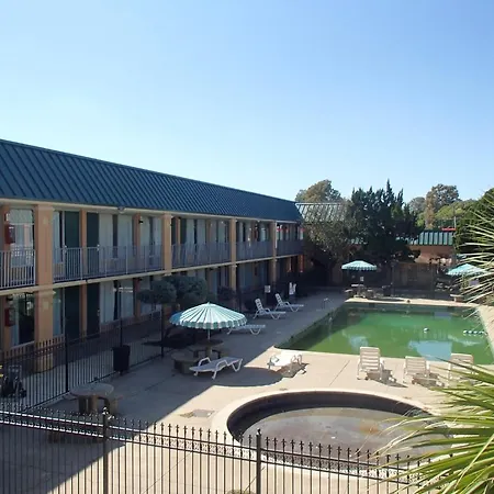 Bossier Inn And Suites-3