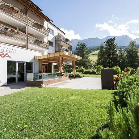 Alpine Hotel Ciasa Lara-3