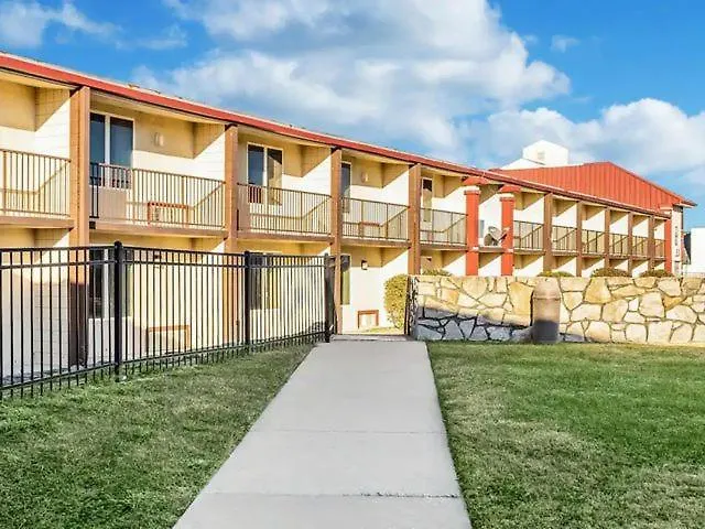 Countryside Suites Kansas City I-70 East Sports Complex