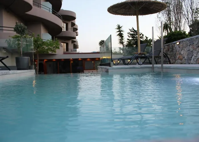 Hotel Jacuzzi: John Mary
