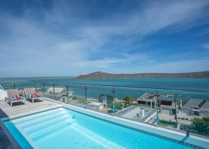 View Lagoon With Heated Pool And Solar Energy