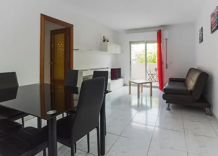 Hotel que admite mascotas: 4 Bed-Sleeps 6-Garden-Balcony-Pets
