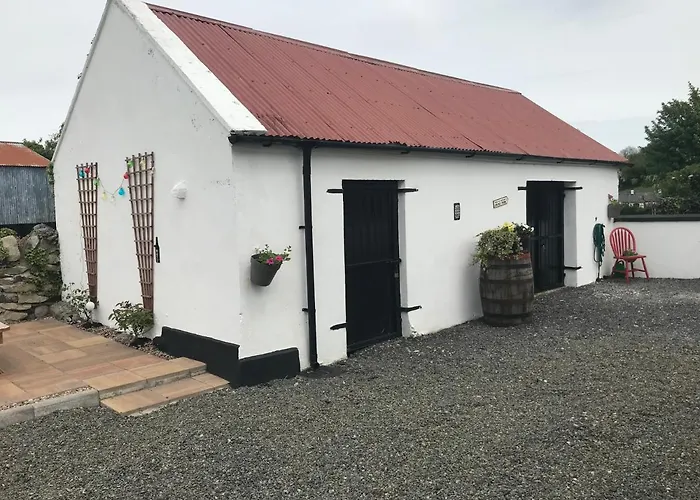 Pet Friendly hotel: Toddys Cottage & Stables