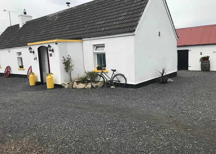 Pet Friendly hotel: Toddys Cottage & Stables