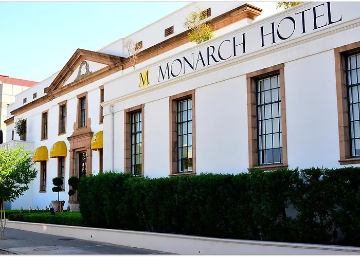 5 star hotel: Monarch Hotel