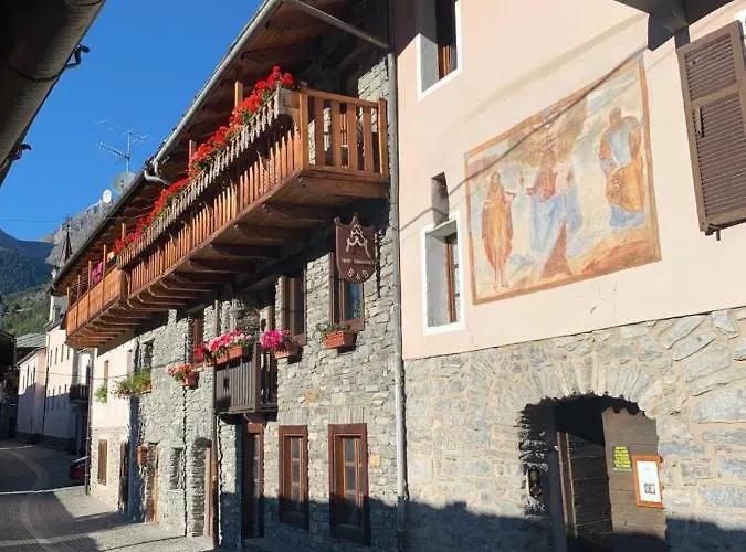 TROIS COURONNES Appartamenti Di Charme Ad Uso Turistico VDA