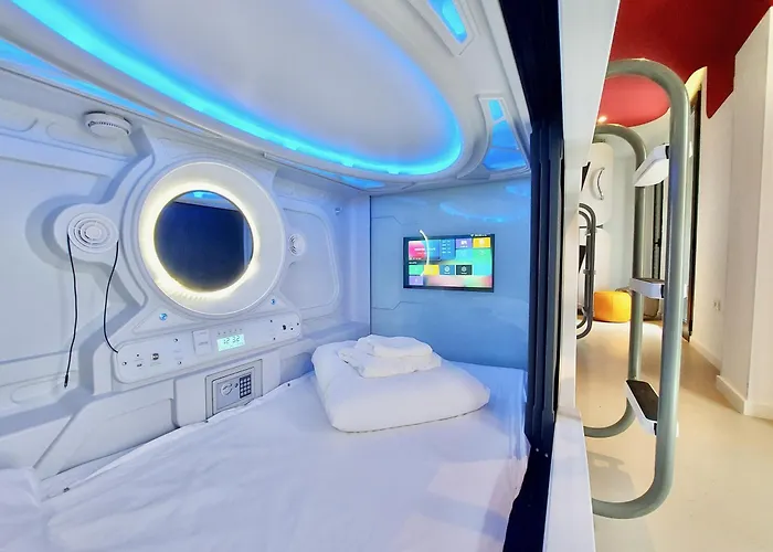  Atypicap Capsule Hostel