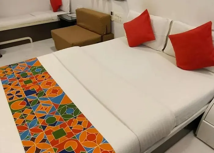Hotel Satellite