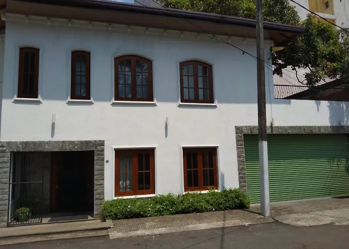 Ellen'S Place
