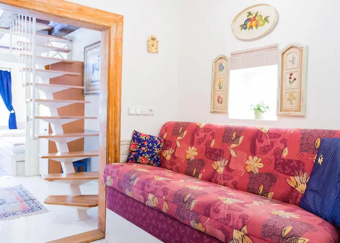 Apart hotel: Alice Apartment House